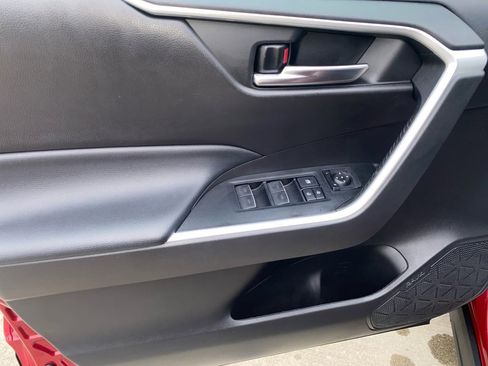 Used 2022 Toyota RAV4 XLE image 36