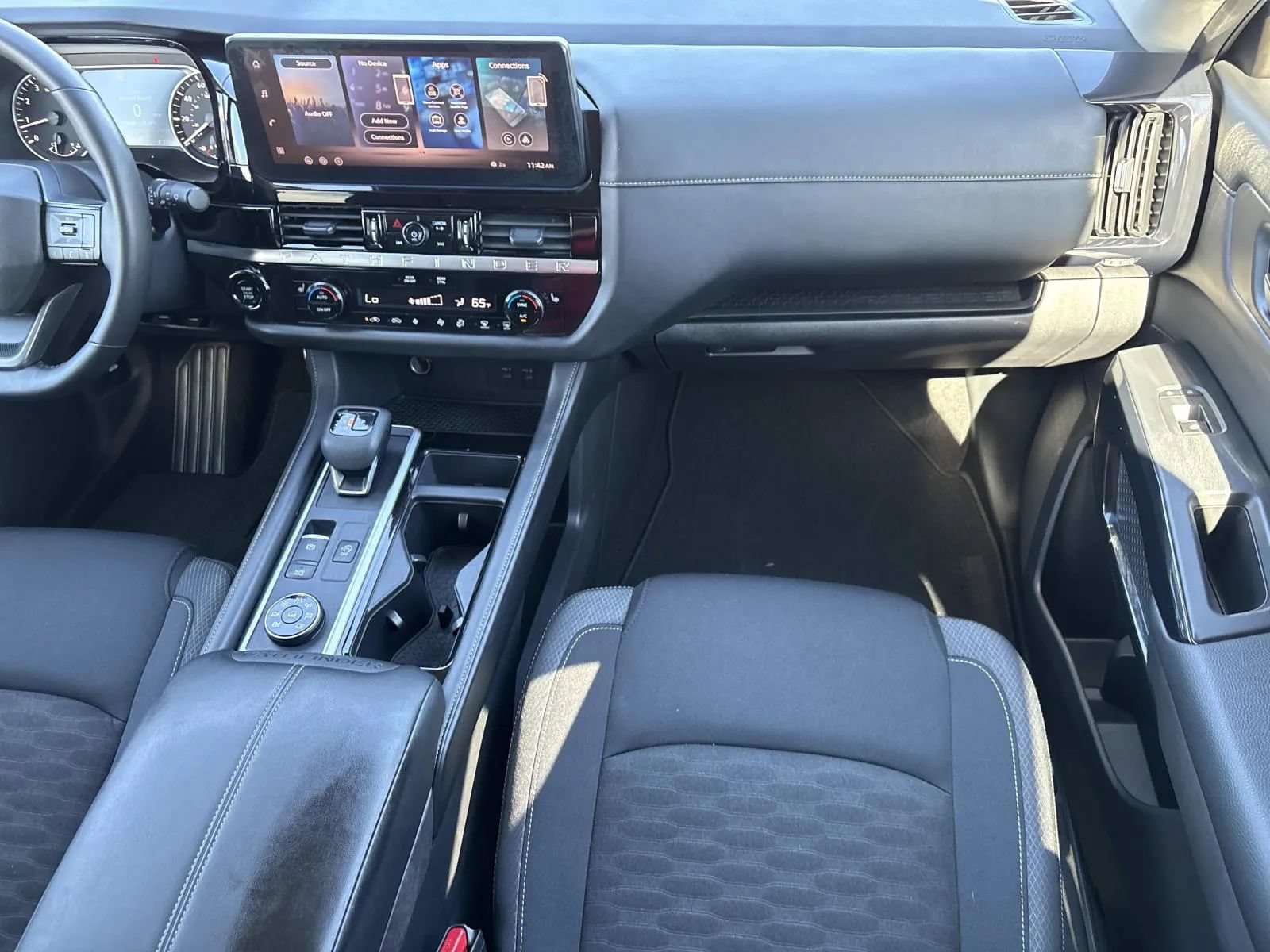 Used 2026 Nissan Pathfinder SV AWD/4WD image 13