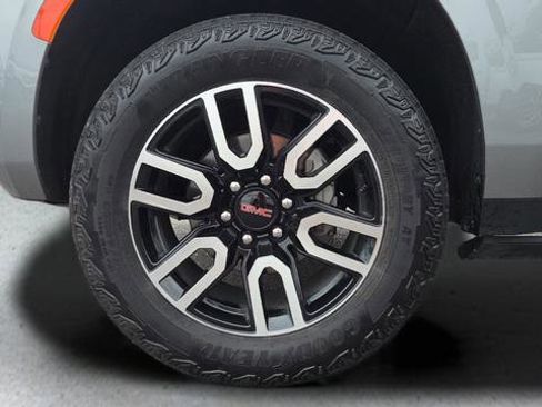 Used 2023 GMC Yukon AT4 image 40