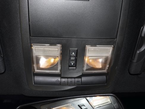 Used 2009 Dodge Challenger R/T RWD image 17