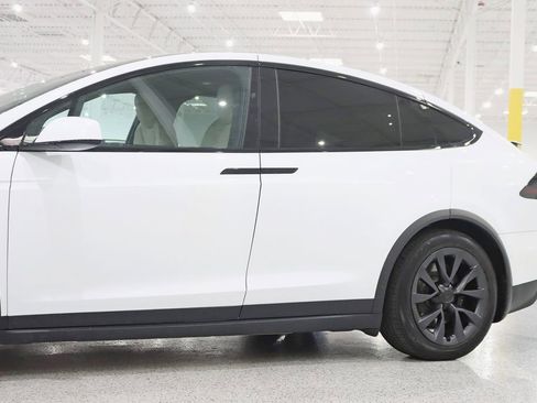 Used 2022 Tesla Model X AWD/4WD image 3