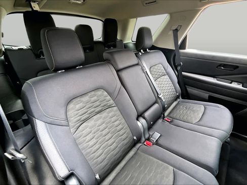 Used 2025 Nissan Pathfinder SV FWD image 19