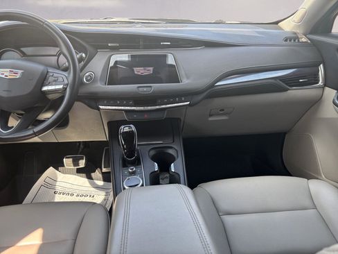 Used 2023 Cadillac XT4 Luxury FWD image 11