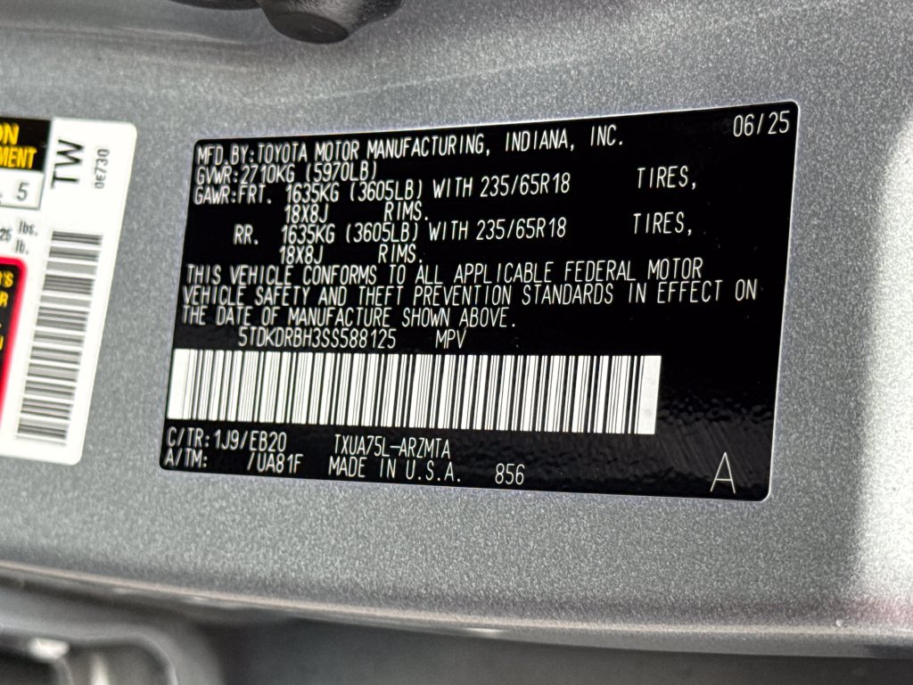 Used 2025 Toyota Highlander XLE AWD/4WD image 49