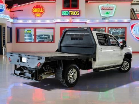 Used 2024 Chevrolet Silverado 2500 LT w/ Convenience Package AWD/4WD image 2