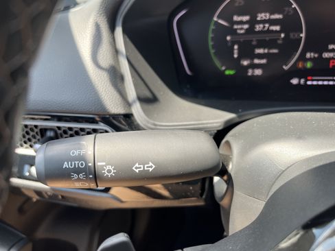 Certified 2025 Honda Civic Sport Touring image 21