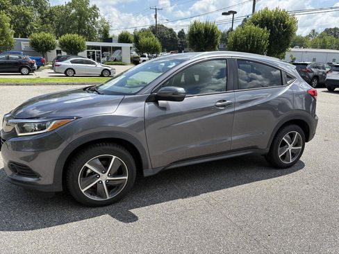Used 2022 Honda HR-V EX image 3