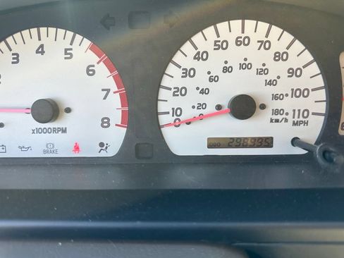 Used 2002 Toyota Tacoma PreRunner w/ SR5 Pkg w/ Chrome Pkg RWD image 11