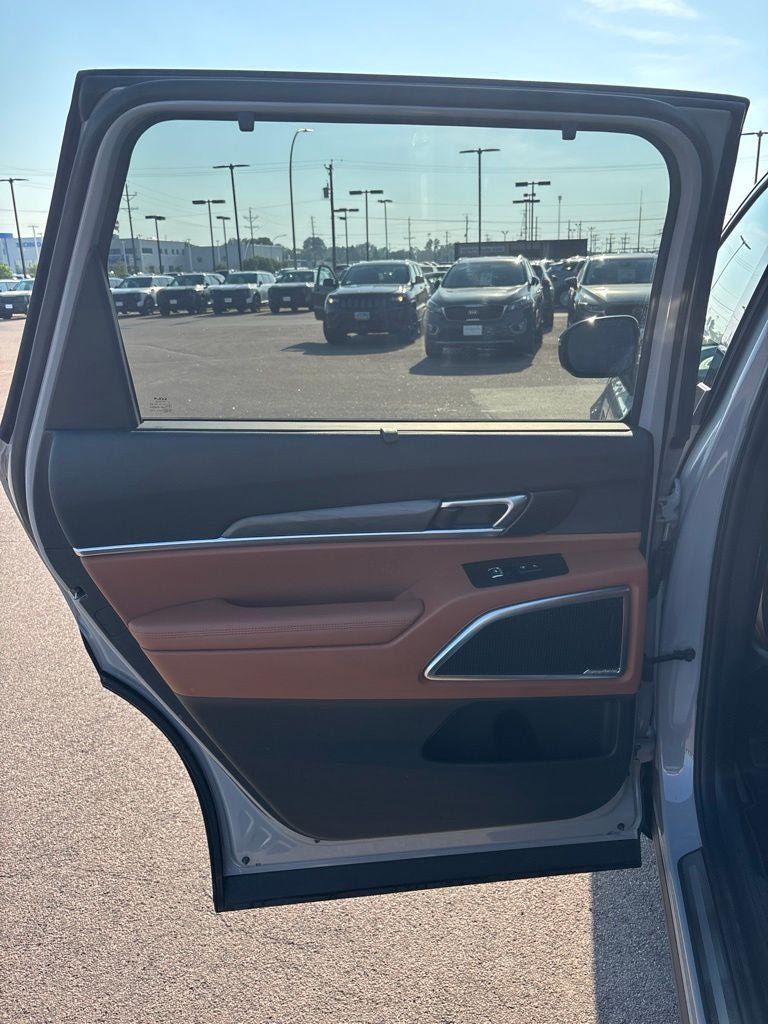 Used 2023 Kia Telluride SX Prestige X-Line AWD/4WD image 23