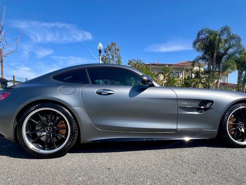 Used 2018 Mercedes-Benz AMG GT R image 3