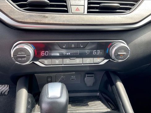 Used 2024 Nissan Altima 2.5 SL AWD/4WD image 33