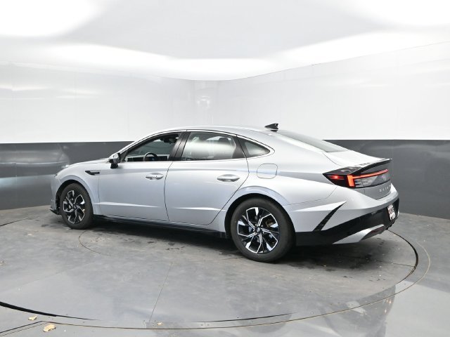 Used 2024 Hyundai Sonata SEL FWD image 8