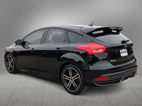 Used 2018 Ford Focus ST image 6