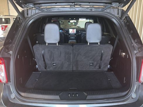 Used 2020 Ford Explorer XLT w/ Equipment Group 202A image 9