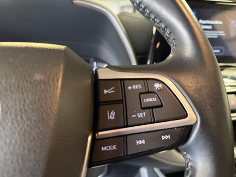 Used 2023 Toyota Highlander XLE AWD/4WD image 23