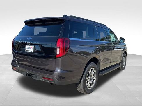 New 2025 Ford Expedition Active image 9