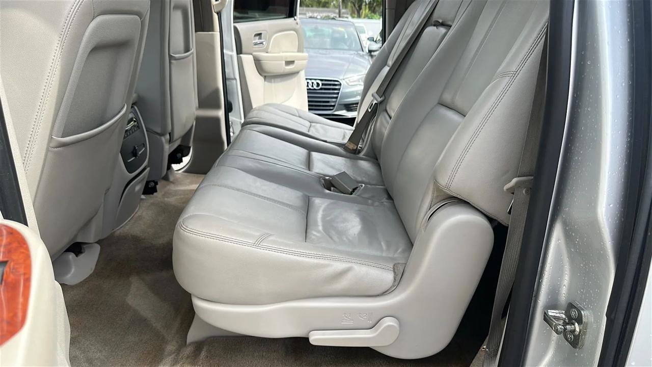 Used 2014 GMC Yukon XL SLT RWD image 27