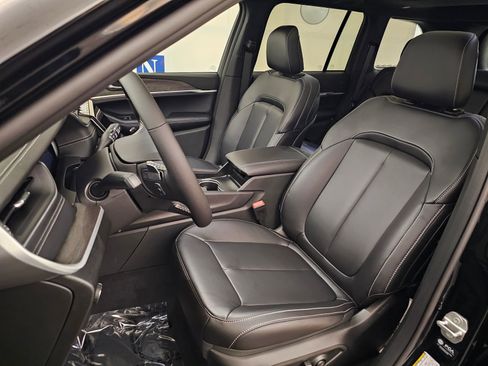 New 2025 Jeep Grand Cherokee Limited image 12