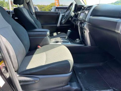 Used 2016 Toyota 4Runner SR5 AWD/4WD image 24