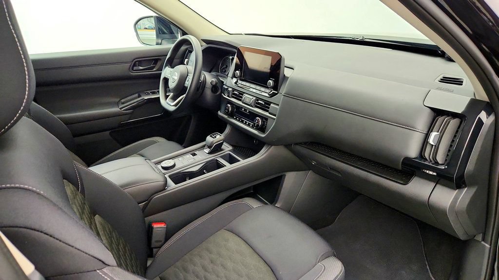 Used 2024 Nissan Pathfinder S AWD/4WD image 24