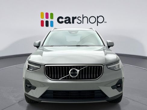 Used 2025 Volvo XC40 B5 Plus AWD/4WD image 8