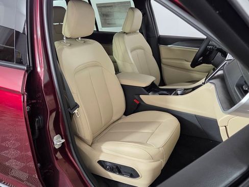 New 2025 Jeep Grand Cherokee Limited image 35