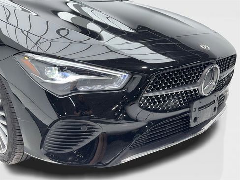 Used 2025 Mercedes-Benz CLA 250 image 3