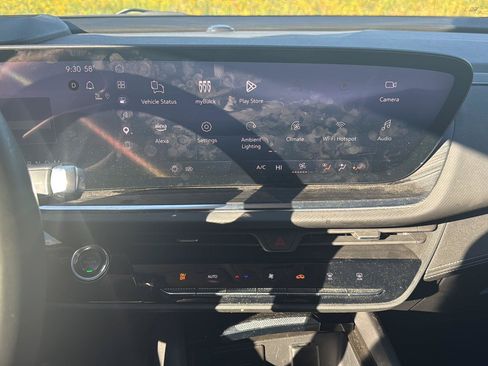 Used 2025 Buick Envision Preferred AWD/4WD image 13