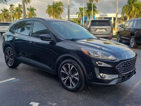 Used 2021 Ford Escape SE w/ SE Sport Appearance Package image 40