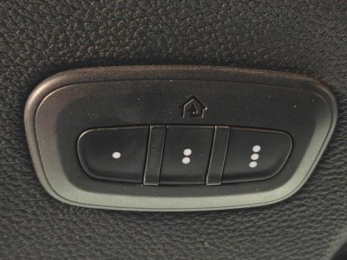 Used 2018 Jeep Wrangler Unlimited Rubicon AWD/4WD image 12
