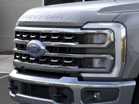 New 2026 Ford F250 Lariat w/ Chrome Package image 17