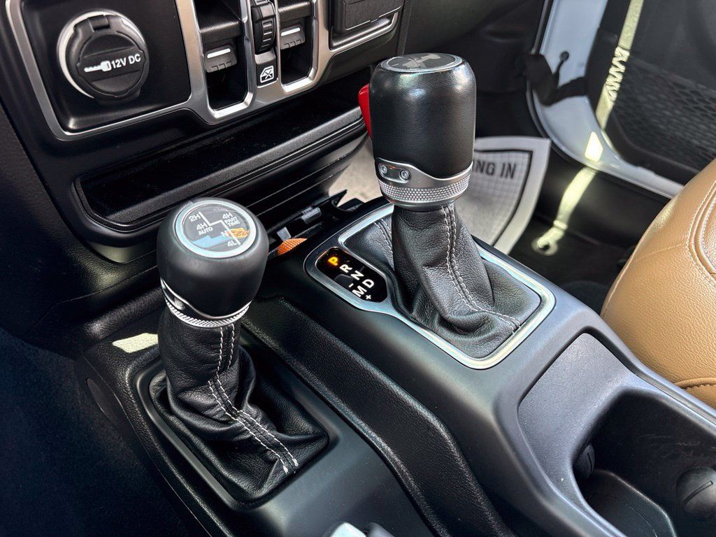 Used 2022 Jeep Wrangler Unlimited Sahara w/ Safety Group AWD/4WD image 28