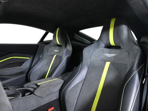 Used 2023 Aston Martin V8 Vantage image 13