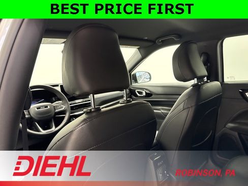 New 2026 Jeep Compass Limited image 18