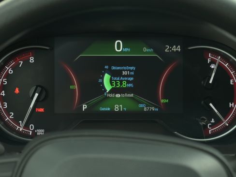 Used 2025 Toyota RAV4 XLE w/ Convenience Package FWD image 20