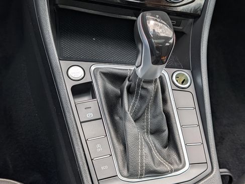Used 2022 Volkswagen Jetta SE FWD image 24