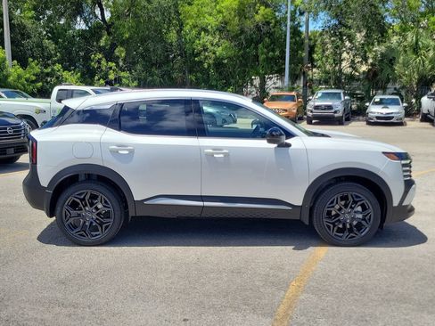 New 2026 Nissan Kicks SR w/ SR Premium Package AWD/4WD image 9