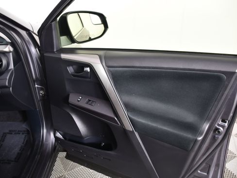 Used 2018 Toyota RAV4 LE w/ All Weather Liner Package AWD/4WD image 39