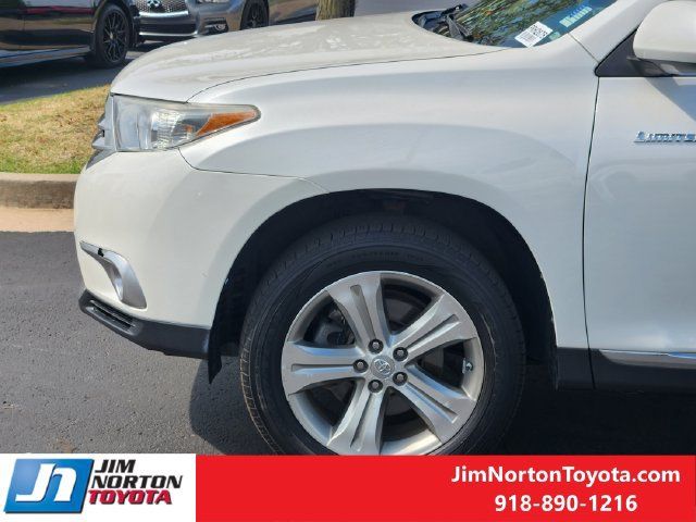 Used 2011 Toyota Highlander Limited w/ Tow Pkg AWD/4WD image 9