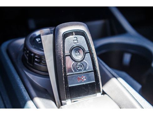 Used 2025 Ford Maverick Lobo AWD/4WD image 28