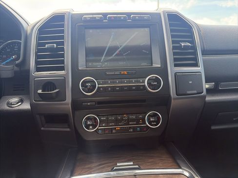 Used 2018 Ford Expedition Platinum AWD/4WD image 20