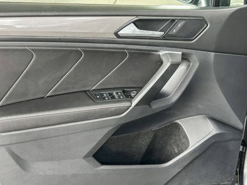 Used 2023 Volkswagen Tiguan SE image 24