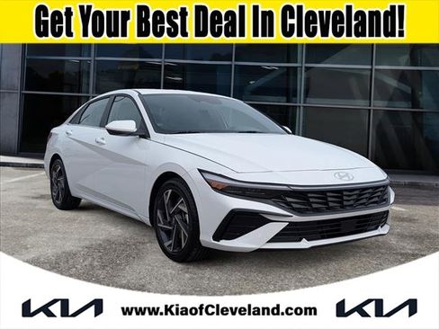 Used 2024 Hyundai Elantra SEL w/ Convenience Package image 1