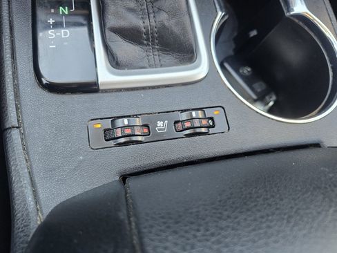 Certified 2016 Toyota Highlander Limited Platinum image 26