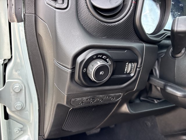 Used 2024 Jeep Wrangler Unlimited Rubicon w/ Technology Group AWD/4WD image 21