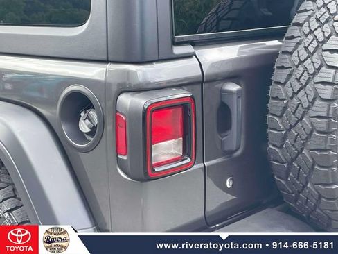 Used 2024 Jeep Wrangler Unlimited Sport AWD/4WD image 11
