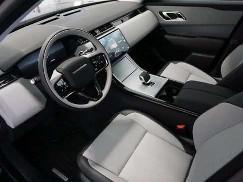 Used 2025 Land Rover Range Rover Velar S image 18
