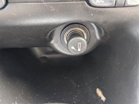 Used 2004 Oldsmobile Alero GL image 21