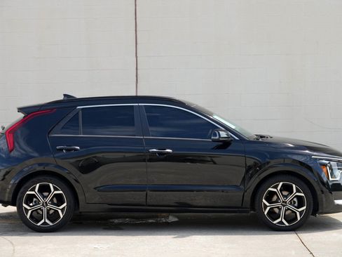 Used 2023 Kia Niro SX Touring FWD image 51
