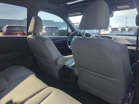 Used 2023 Honda Passport EX-L image 29